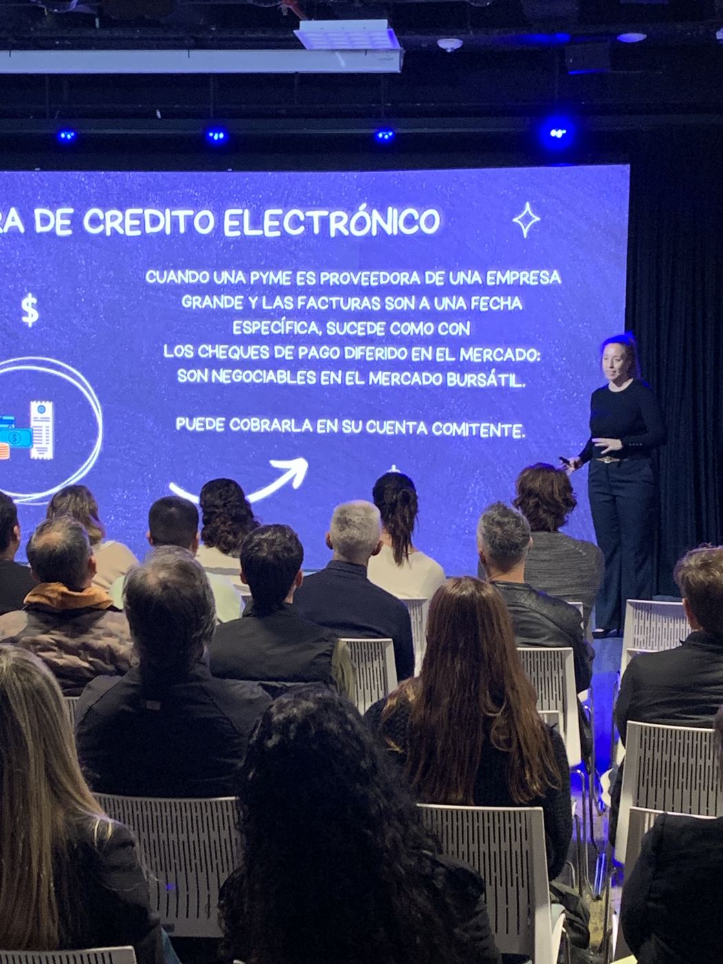 Nati explicando la factura de crédito electrónico para pymes